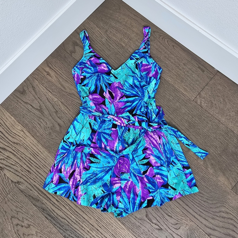 Le Cove Vintage 80s Belted Swim Romper in Tropical Floral